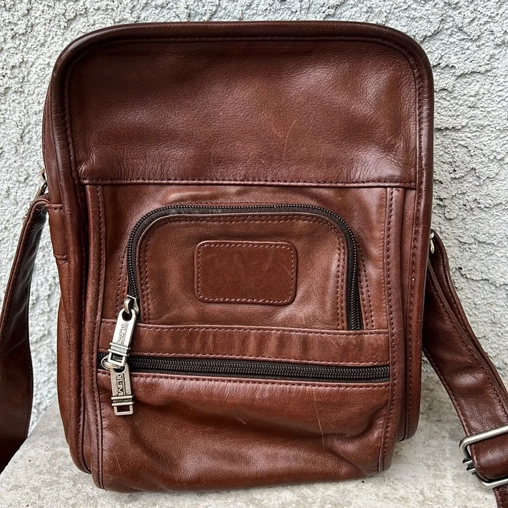 Vintage Tumi Messenger Bag Saddle Travel Sling Crossbody Purse Brown Leather